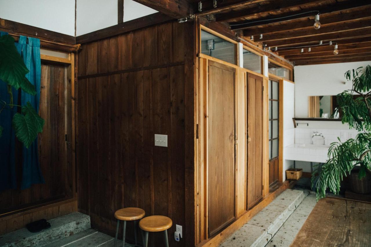Hostel Saruya Fujiyoshida Bagian luar foto