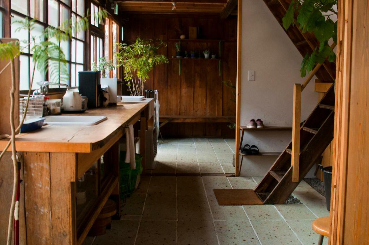 Hostel Saruya Fujiyoshida Bagian luar foto